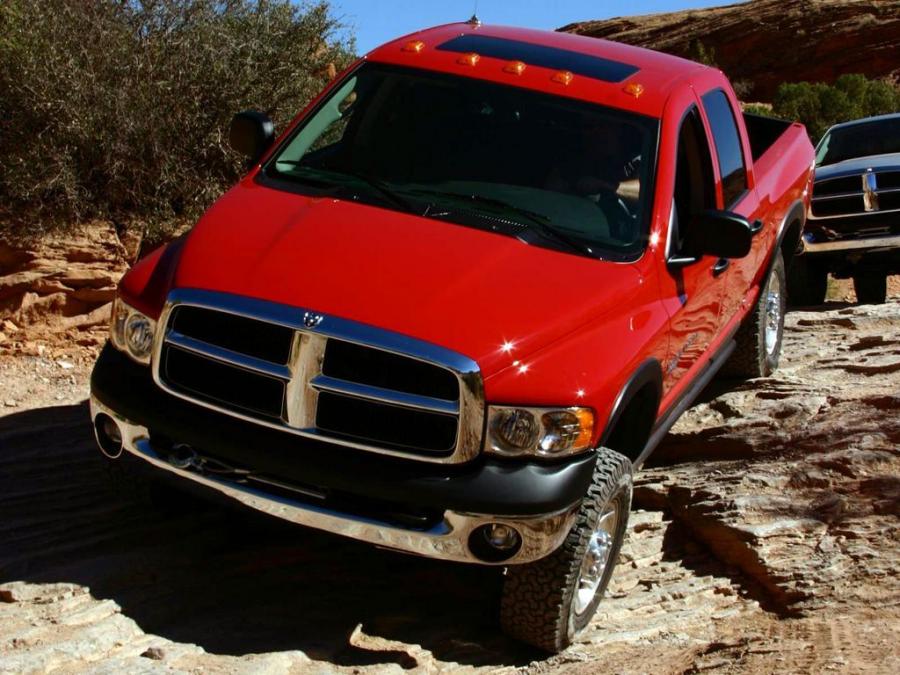  Dodge Ram Power Wagon Quad Cab 2005 года  (фото 34 из 61)